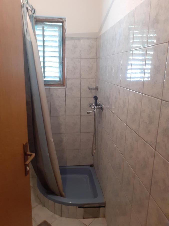Apartments Mara Bela Karlobag Luaran gambar