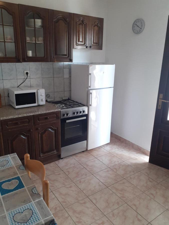 Apartments Mara Bela Karlobag Luaran gambar