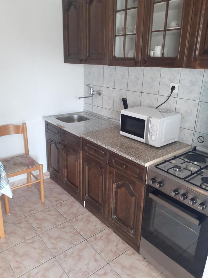 Apartments Mara Bela Karlobag Luaran gambar