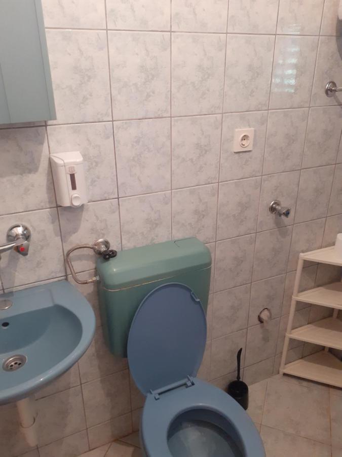 Apartments Mara Bela Karlobag Luaran gambar
