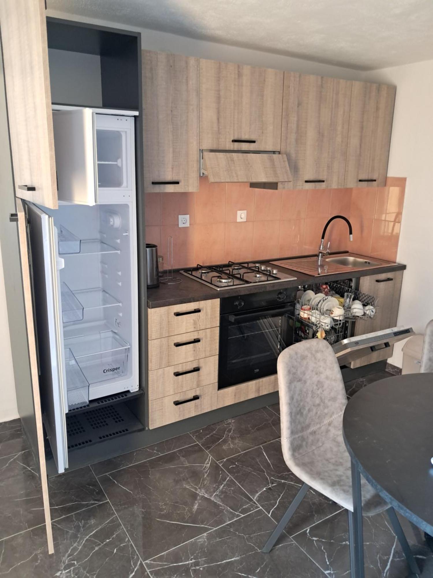 Apartments Mara Bela Karlobag Luaran gambar