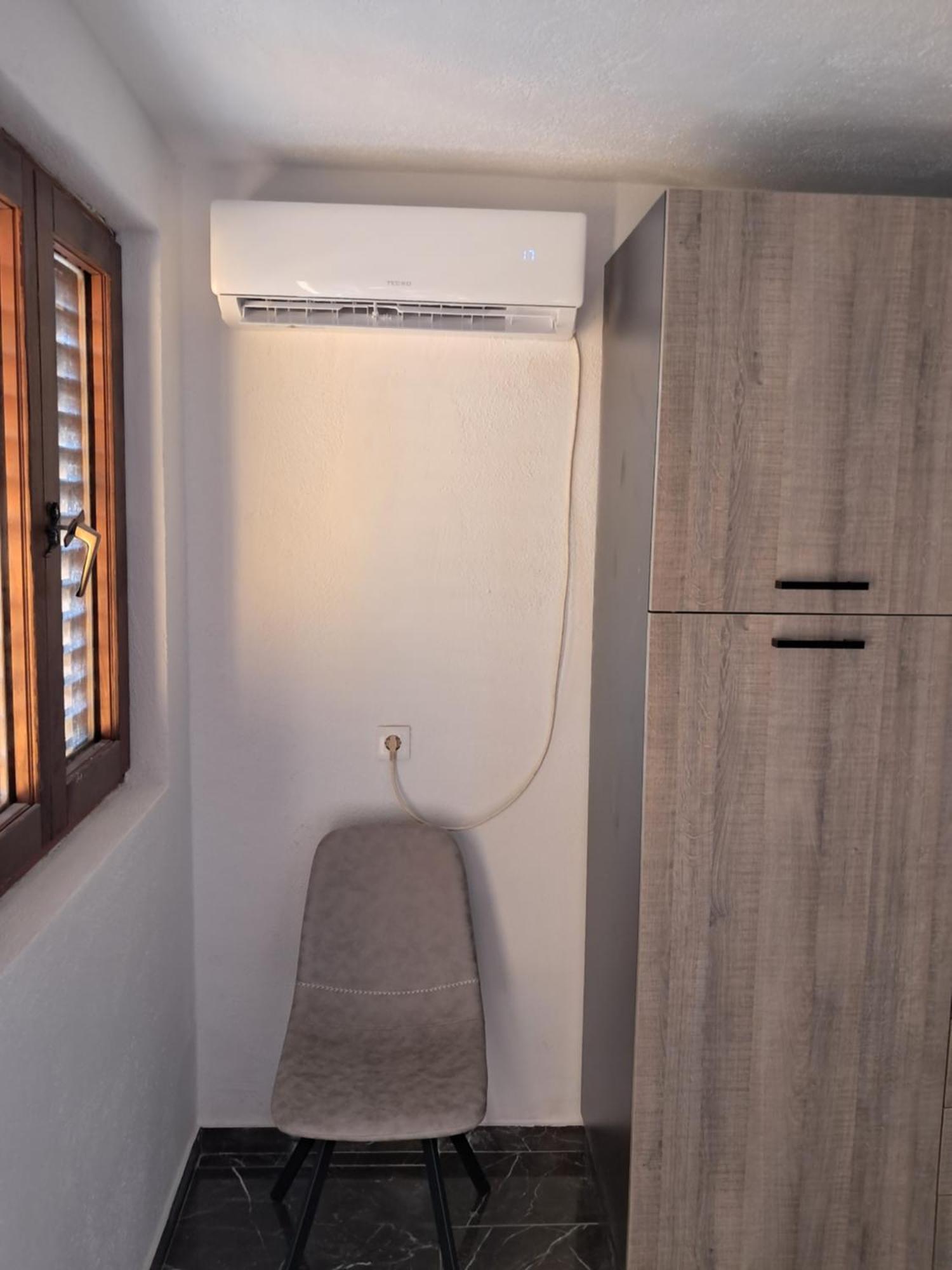 Apartments Mara Bela Karlobag Luaran gambar
