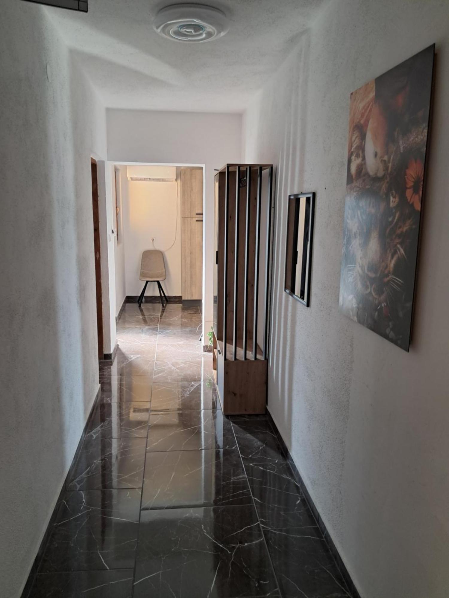 Apartments Mara Bela Karlobag Luaran gambar