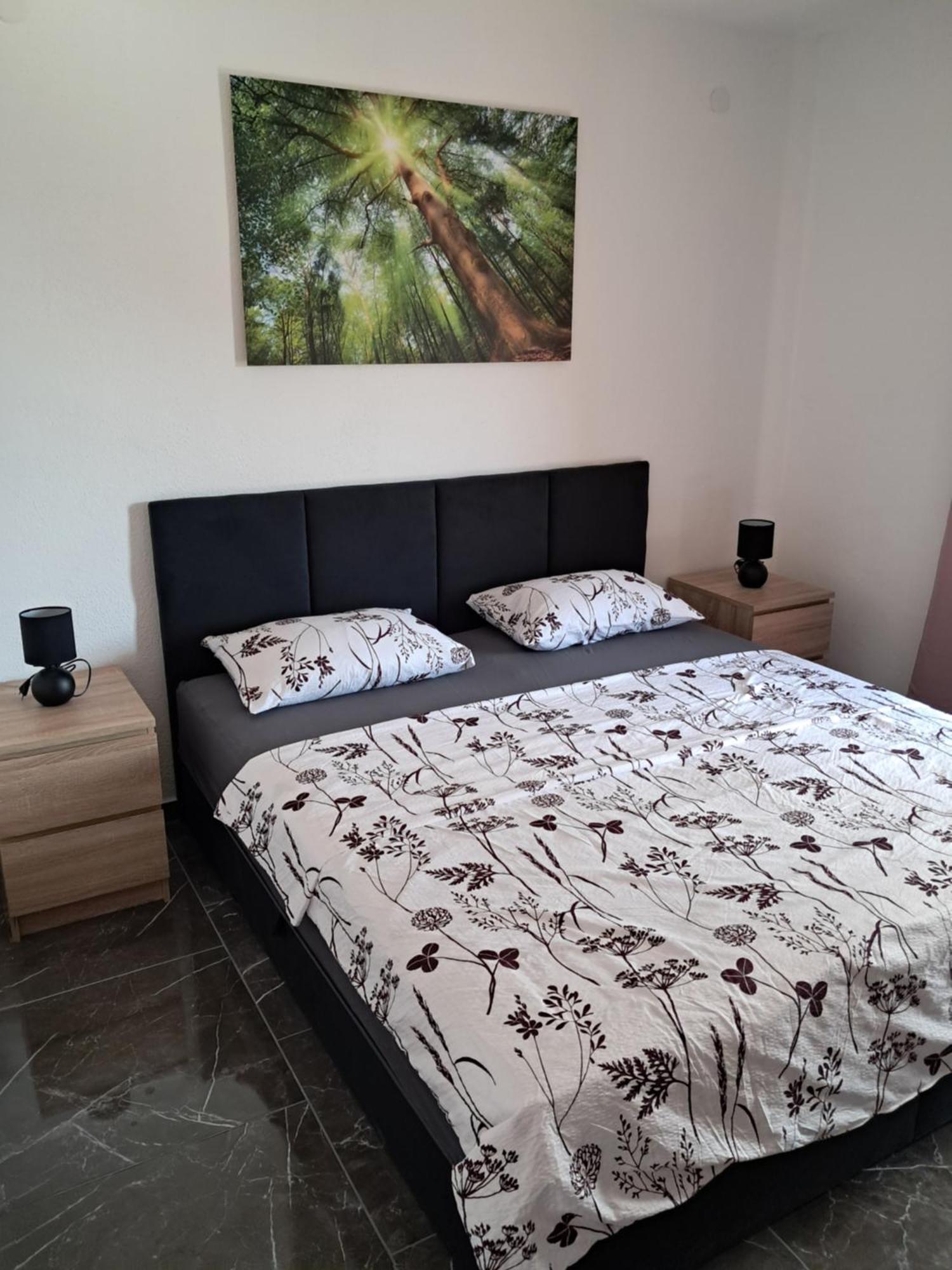 Apartments Mara Bela Karlobag Luaran gambar