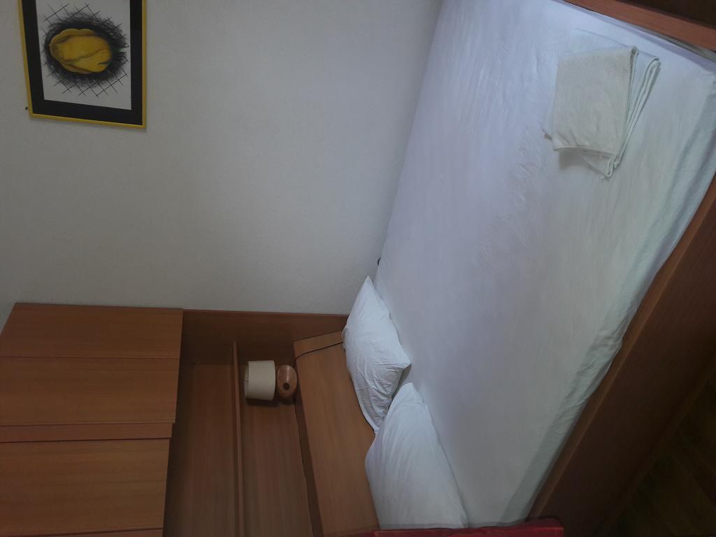 Apartments Mara Bela Karlobag Luaran gambar