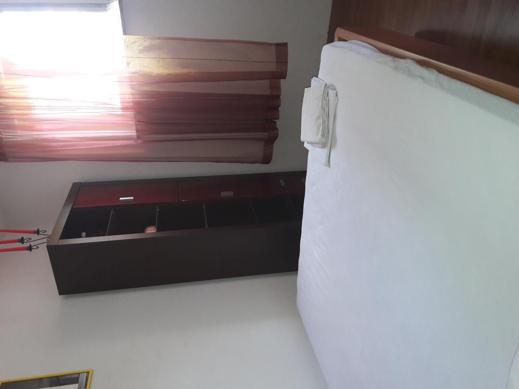 Apartments Mara Bela Karlobag Luaran gambar