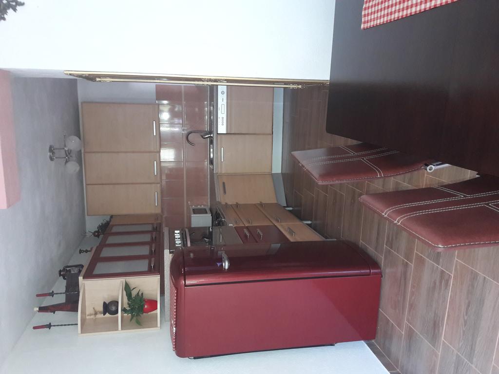Apartments Mara Bela Karlobag Luaran gambar